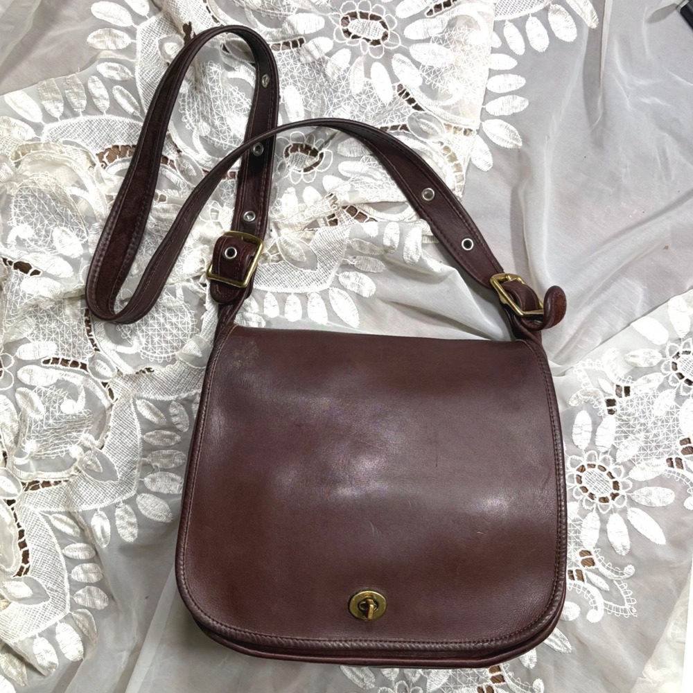 Vintage 1996 Coach Mahogany Brown Leather Turnlock Crossbody Saddle Bag